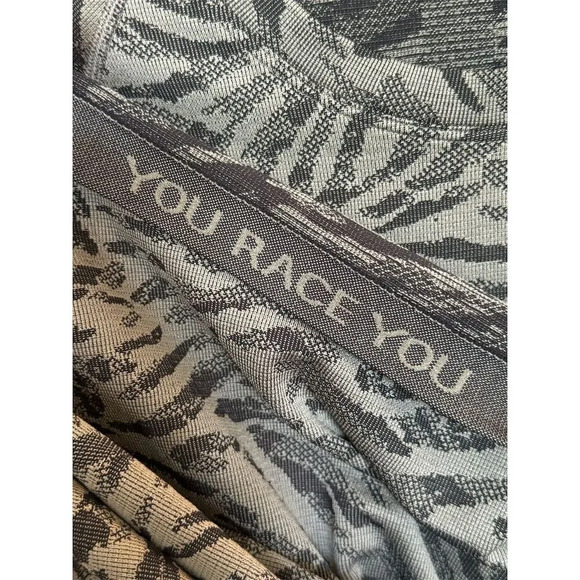 Lululemon Swiftly Tech 2.0 Women's T-Shirt Black Size 12 Cheetah Print - Picture 6 of 8